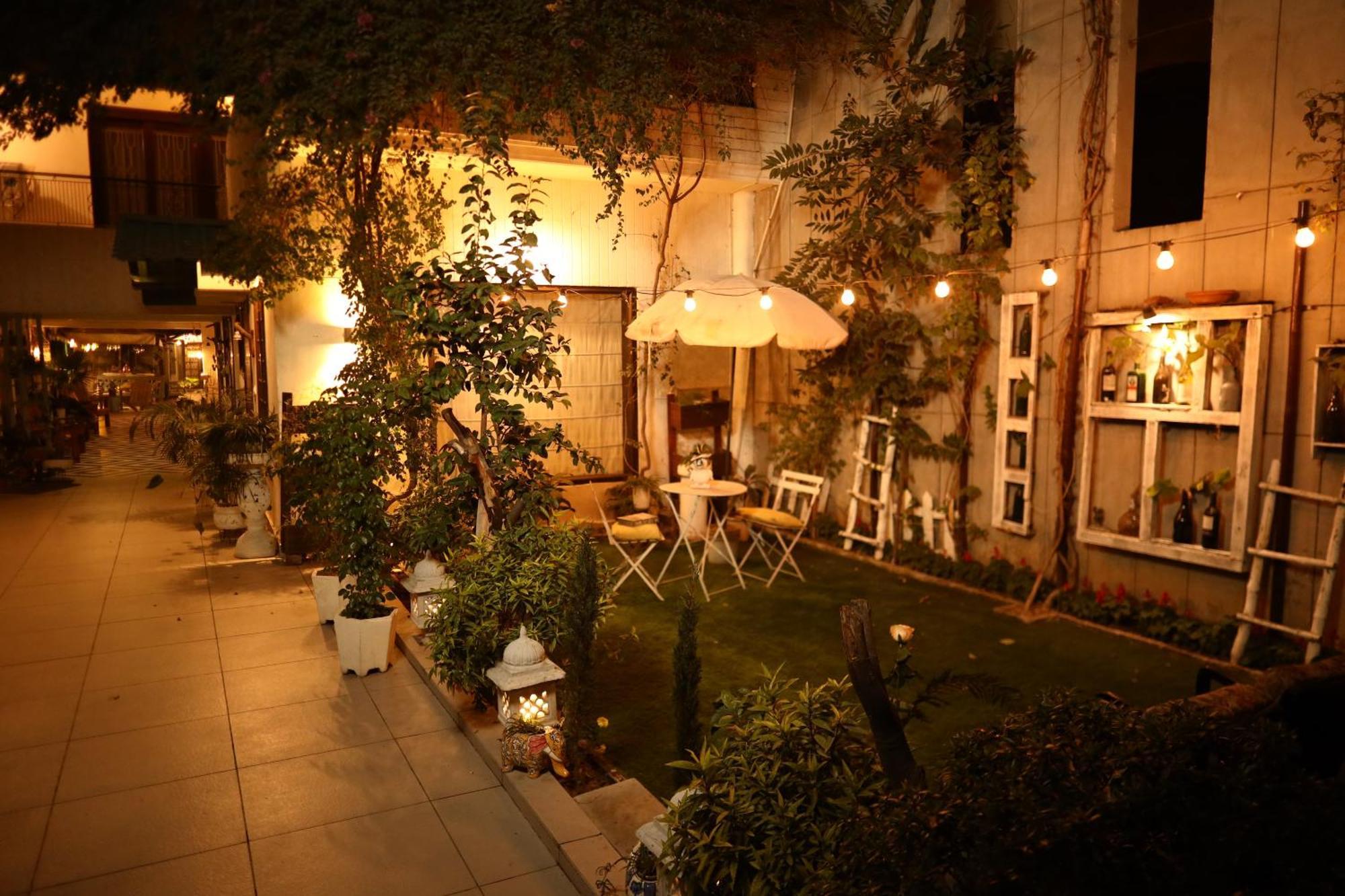 The Bougainvillea Bed & Breakfast 암리차르 외부 사진